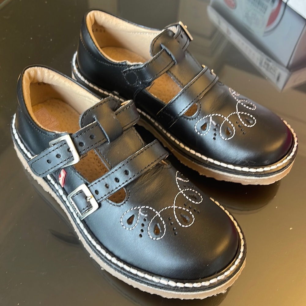 Rilo, Black leather school shoes, girl’s size 19 (convert to is size 12)
